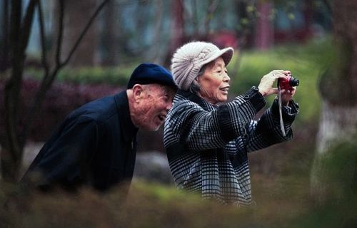 老伴是酒，品之醇香