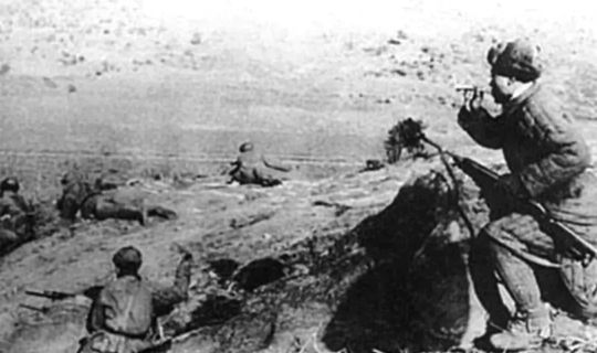 松骨峰上阻击美军的中国人民志愿军38军335团