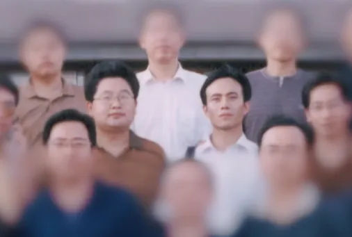 图片中间位置的两位,左为刘一周,右为张河清