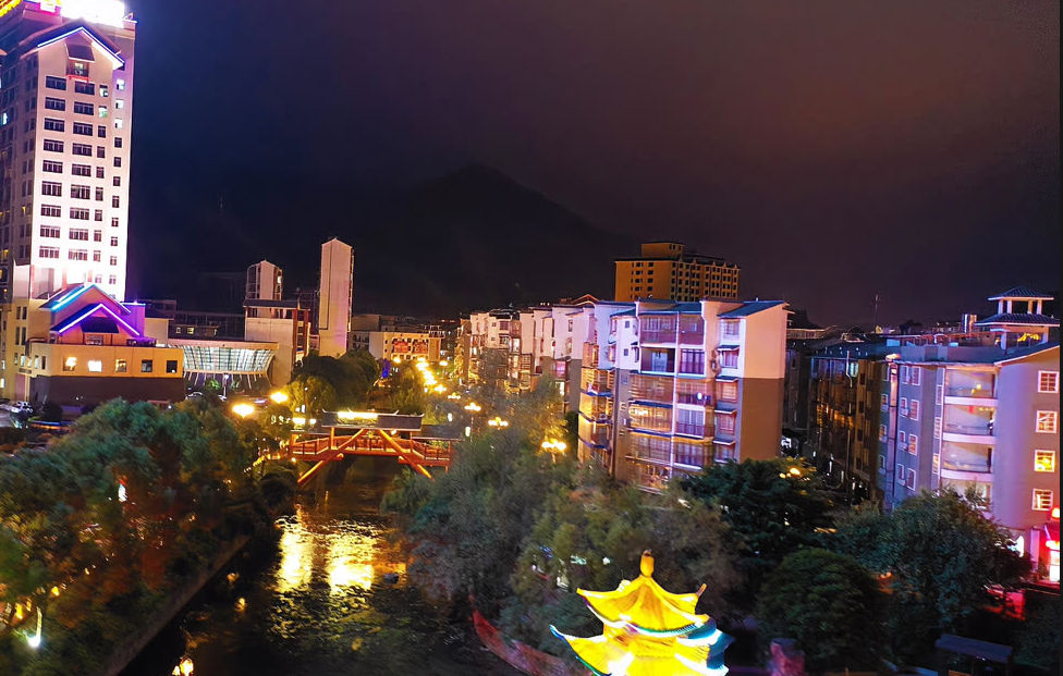 小城夜晚
